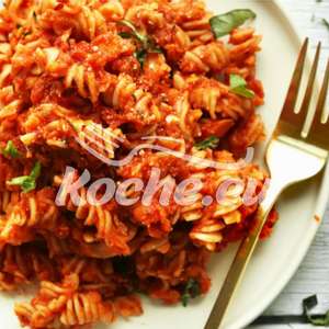 Fusilli mit Bratwurst-Sugo