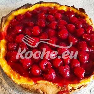 Puddingkuchen mit Himbeeren