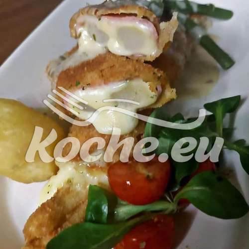 Spargelcordon-Bleu mit Kräuter-Weißweinsauce