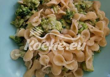 Nudeln in Broccoli Sahne Souce