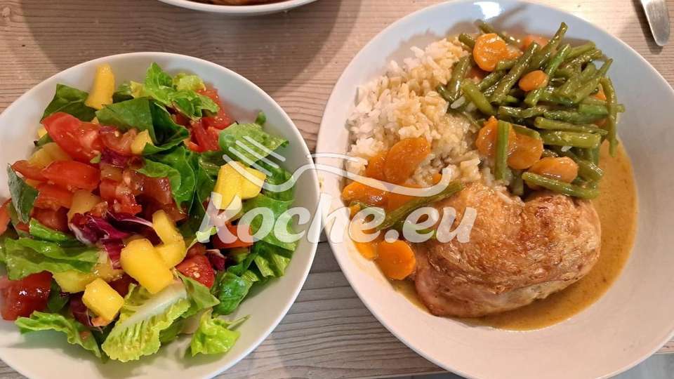 Thai Curry Hähnchen Schenkel mit gemischten Salat